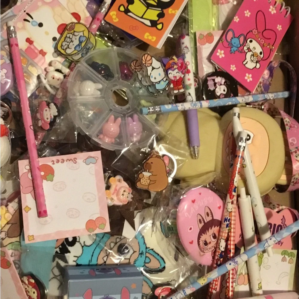 Wholesale mixed Sanrio and cosmetics lot 100pcs